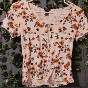 Floral Middle Zipper White Tee